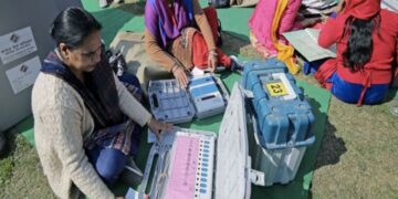 मुंबईतील ३६ मतदान केंद्रांची जबाबदारी महिलांवर; निवडणूक आयोगाचे आदेश