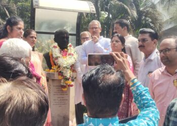 आखिल भारतीय मराठी चित्रपट च्या वतीने विविध मागण्या करिता आंदोलन