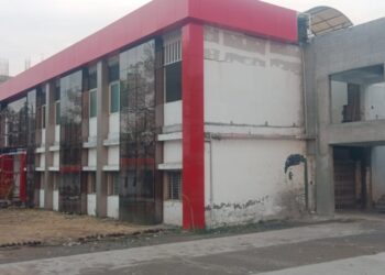 द वर्ड स्कूल ने केलेले बांधकामामुळे  धोकादायक दुर्घटना घटना घडल्यास मनपा जिम्मेदारी घेणार का?- मनीष नरवडे जिल्हाध्यक्ष