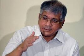 काँग्रेसने वेळोवेळी दलितांना विषारी दात दाखवले !  ॲड. प्रकाश आंबेडकर यांचा काँग्रेसवर घणाघात