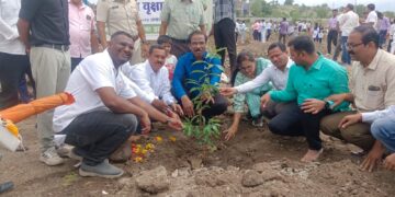 निसर्गाचा समतोल राखण्यासाठी ” माझी वसुंधरा अभियान” ; वृक्ष लावूया आणि वाढवू या;अरुण मोकळ यांचे आवाहन..!