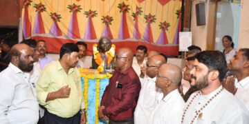 रामदास आठवले यांची रमाबाई आंबेडकर नगर येथे भेट व रमाबाई आंबेडकर पुतळ्यास अभिवादन