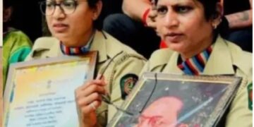 माधवीताई सारखी आंबेडकरी विचारांवर निष्ठा हवी.