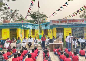 निपाणी पिंपळगाव जिल्हा परिषद शाळेत. प्रजासत्ताक दिनामुळे संविधानाचा जागर