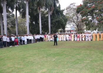 *प्रजासत्ताक दिनानिमित्त मा.कुलगुरुंच्या हस्ते ध्वजारोहण*