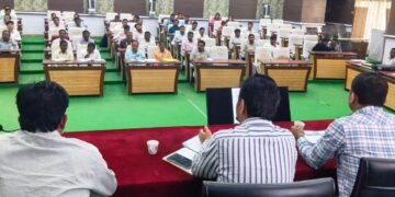 पाणी गुणवत्ता सनियंत्रण व जलसेवा आकलनावर जिल्हा परिषदेत सविस्तर आढावा  गावे जलसमृद्ध व स्वच्छ ठेवण्‍याचे आवाहन- प्रकल्प संचालक मयूर आंदोलवाड