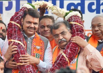 मुख्यमंत्री देवेंद्र फडणवीस आणि भाजप प्रदेशाध्यक्ष रविंद्र चव्हाण हे महानगर पालिका निवडणुकीतील भाजपच्या ऐतिहासिक विजयाचे धुरंधर शिल्पकार