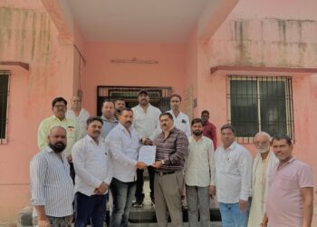 भूमि अभिलेख कार्यालयात कर्मचारी यांचा मनमानी कारभार.