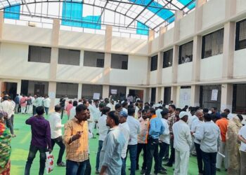 प्रशासनाच्या ढिसाळ नियोजनामुळे टोकनधारक वंचित; प्रशासनाच्या निष्काळजीपणाचा फटका इच्छुकांना…