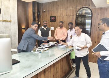 शेतकऱ्यांनी शेवग्यापासून तयार केलेल्या पावडर, बिस्कीटाचा जिल्हाधिकारी राहुल कर्डिले यांनी घेतला आस्वाद / इस्रायलमध्ये रिनोव्हेशन इंटिरियर वर्कसाठी भारतीय कुशल उमेदवारांची निवड प्रक्रिया सुरू