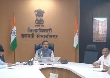 जिल्हाधिकारी दिलीप स्वामी यांचा उपक्रम  जिल्ह्यातील शाळांमध्ये २८ रोजी एकाच वेळी आरोग्य समुदेशन