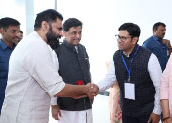 आंध्रप्रदेशचे उपमुख्यमंत्री कोनिडला पवन कल्याण यांचे नांदेड विमानतळ येथे आगमन