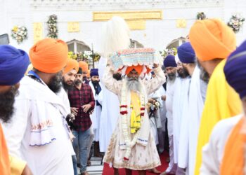 भक्तीमय वातावरणात श्री गुरुग्रंथ साहिबांचे विधीवत विराजमान