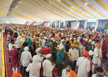 हिंद- दी- चादर श्री गुरु तेग बहादूर साहिबजी यांच्या 350 व्या शहीदी समागम कार्यक्रमात पहिल्याच दिवशी लाखो भाविक नतमस्तक