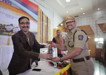 सशस्त्र सेना ध्वजनिधी संकलन प्रारंभ  सैनिकांचे समर्पण, देशसेवा व बलिदानाप्रति कृतज्ञता  सर्वसामान्यांपर्यंत पोहोचवा- विभागीय आयुक्त जितेंद्र पापळकर