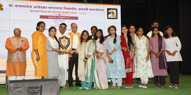 शस्त्र आणि शास्त्र हेच स्वराज्य निर्मितीमागचे सूत्र.