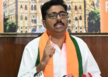 पंतप्रधानांबाबतचे काँग्रेस खासदारांचे वर्तन संसदेच्या परंपरेला काळीमा फासणारे