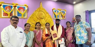 महापौर श्रीमती वंदनाताई अरुणराव मगरे यांचा तांदुळवाडी खुर्द येथे चित्तेकर परीवार व गावकरी यांच्या वतिने सत्कार करण्यात आला,