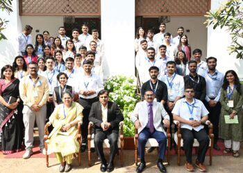 मुख्यमंत्री फेलोशिप योजना युवकांना करिअरमध्ये आघाडीवर नेण्याचे काम करेल