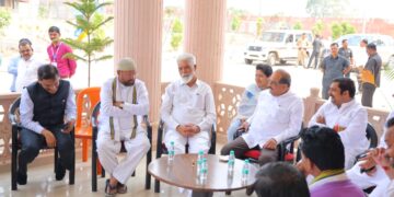 माजी मंत्री आ.सत्तारांची मान्यवरांनी घेतली सांत्वन पर भेट