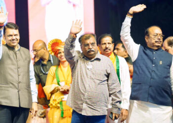 जिल्हा परिषद निवडणुकीतही देवेंद्र