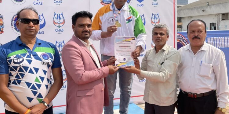 एमजीएमच्या डॉ.श्रीनिवास मोतीयेळे यांनी राष्ट्रीय स्विमिंग स्पर्धेमध्ये पटकावली ५ पदके