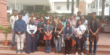 सावित्रीबाई फुले पुणे विद्यापीठाच्या विद्यार्थ्यांनी दिली एमजीएमला भेट