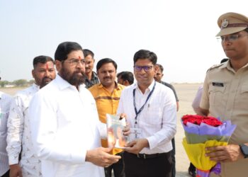 उपमुख्यमंत्री एकनाथ शिंदे यांचे  नांदेड विमानतळावर आगमन व पोहरादेवी वाशिमकडे प्रस्थान