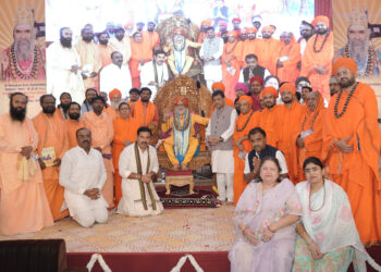 महास्वामीजी यांचा पट्टाभिषेक
