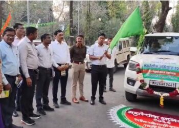 फायद्याच्या शेतीसाठी रेशीम शेतीकडे वळावे